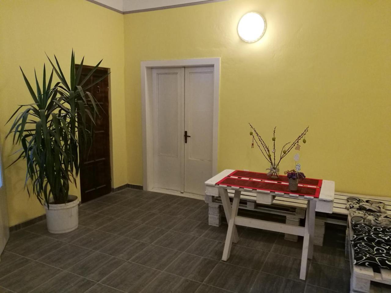 Hostel Horgos Centar Exterior photo